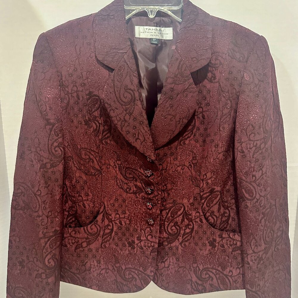 Tahari Arthur S. Levine women’s jacquard burgundy blaze sz. 6P jeweled buttons